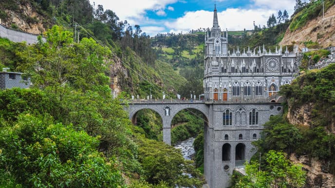 Be amazed by Our Lady of Las Lajas