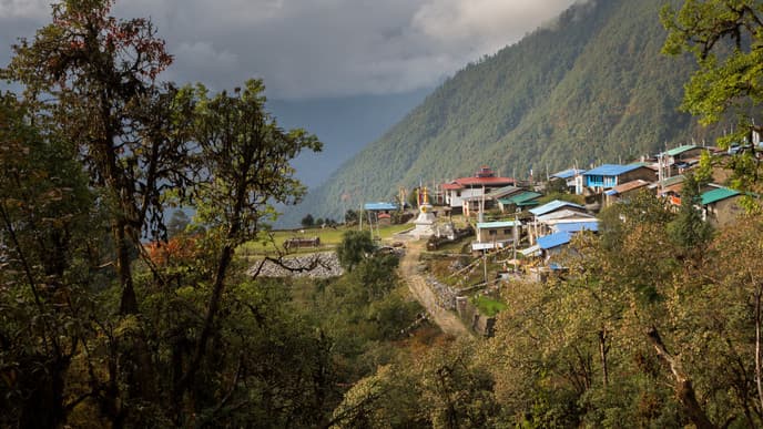 Hike along Rivers and Rice Terraces