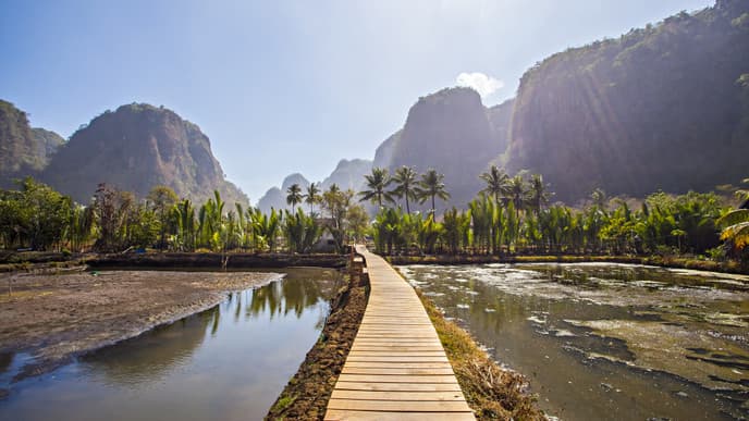 Friedlich durch faszinierende Natur gleiten