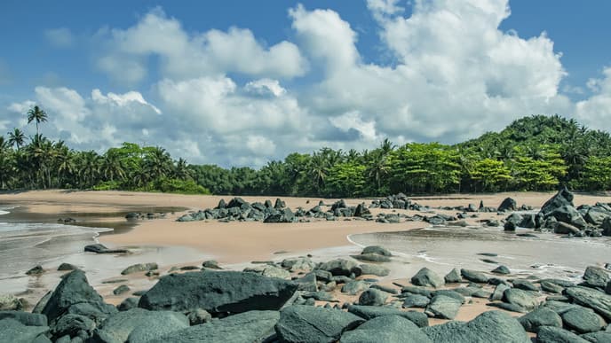 Nzulezu's wonders