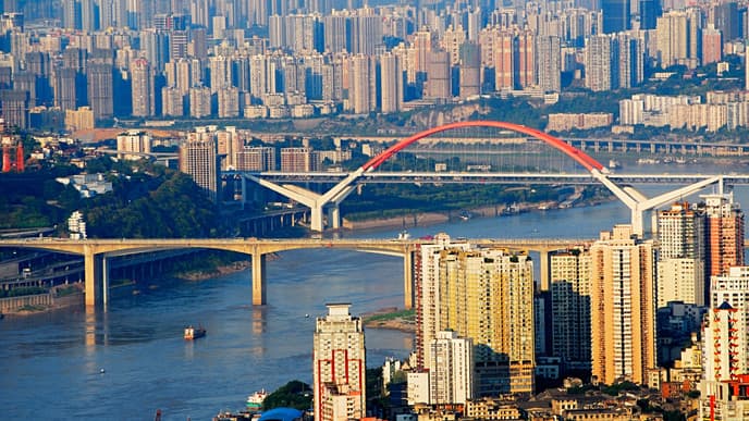 Fahrt nach Chongqing und Beginn der Kreuzfahrt