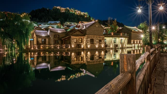 Spectacular Great Wall by day and night