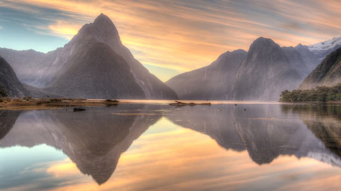 Fly & cruise Milford Sound