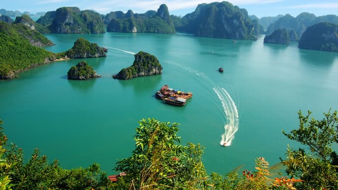 Marvel At The Sights Of Halong Bay