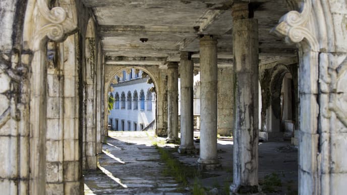 From Kutaisi to the Gelati Monastery Academy