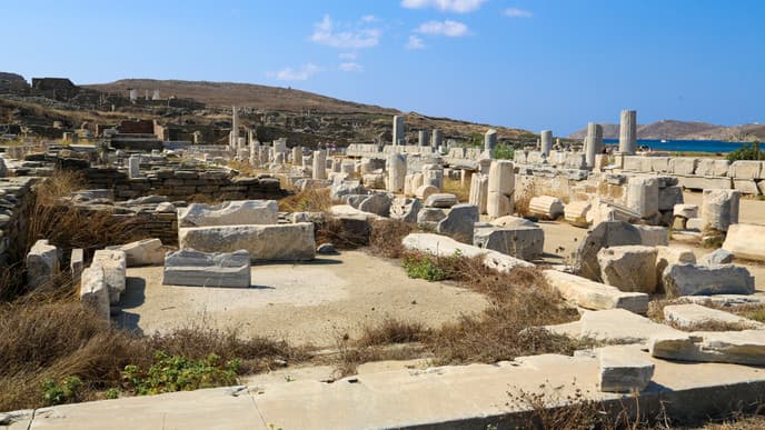 The historic treasures of Delos