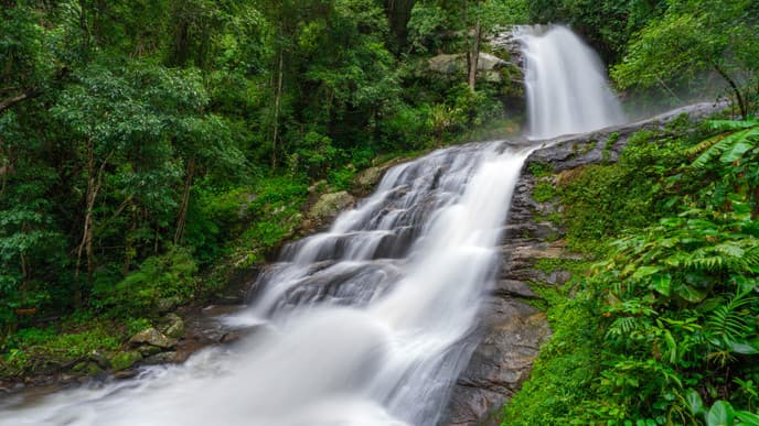 Lokale Stämme in der Bergregion
