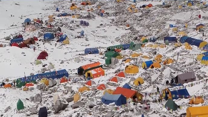 Trek Gorekshep with a View of Everest