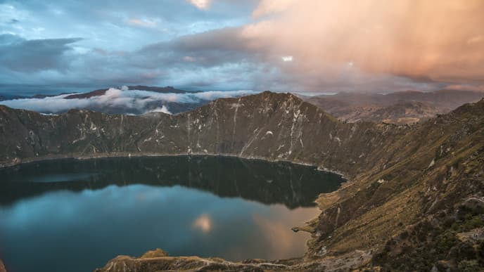 Quilotoa und Baños - Lagunen und Regenwald