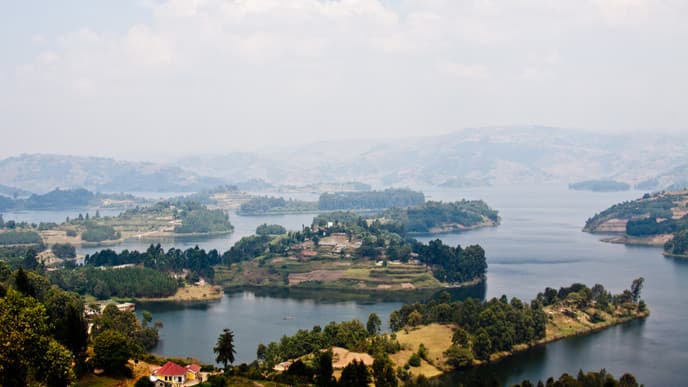 Ausflug mit einem traditionellen Baumstammboot