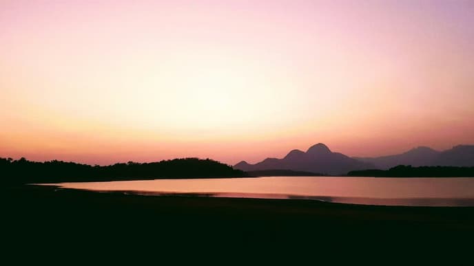 Sip a sundowner in Nimaj