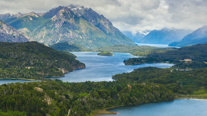 A scenic sail across Lake Argentino