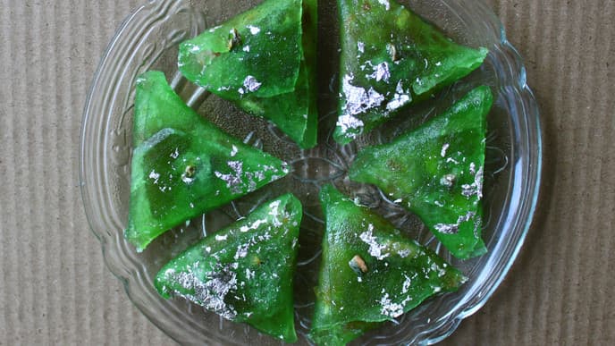 Get a taste for Mughlai cuisine in Agra