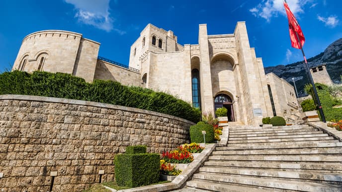 The "City of a thousand Windows" and Winetasting