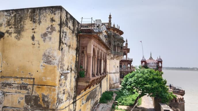 On the way to Varanasi