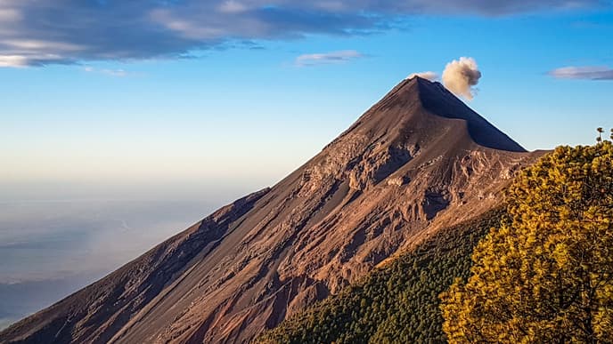 A beautiful Acatenango volcano adventure