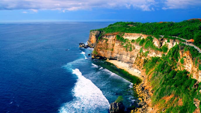 Relaxation at Bali's beach clubs