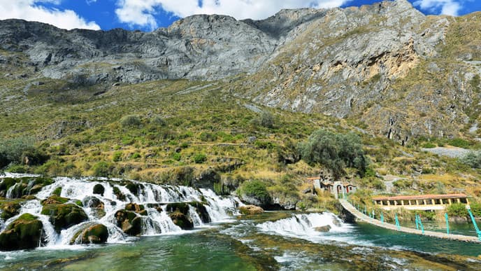 Waterfalls & lagoons in Nor Yauyos-Cochas