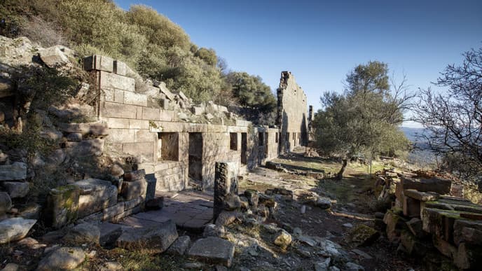 Tour the ancient capital of the Kingdom of Macedonia