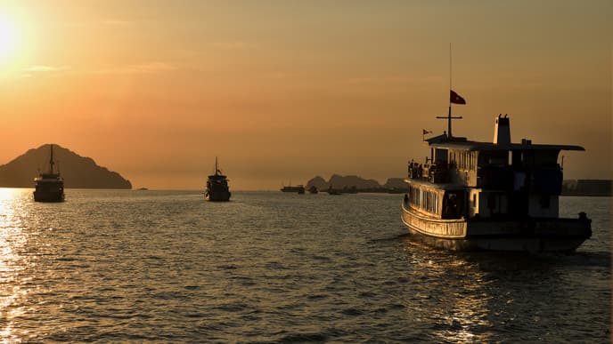 Explore Hon Co Island & Co Cave