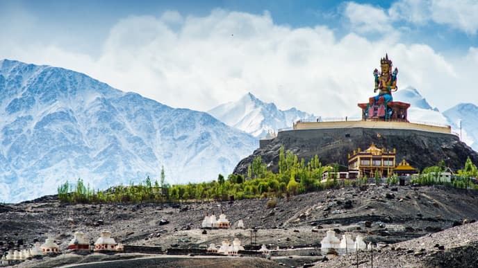 Travel to the scenic Nubra Valley