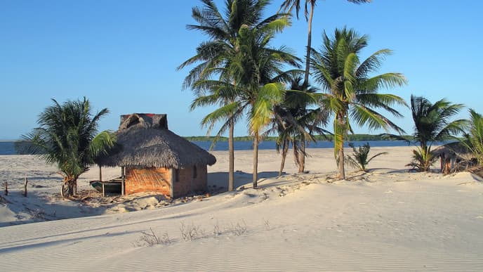Hike to Queimada Dos Britos Oasis