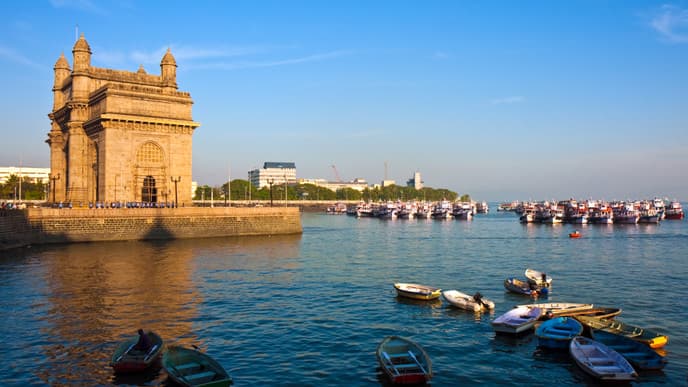 Explore the Bustling Metropolis of Mumbai
