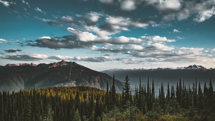 Calm waters & rugged peaks