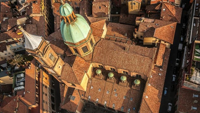 The flavors & motorcycles of Italy