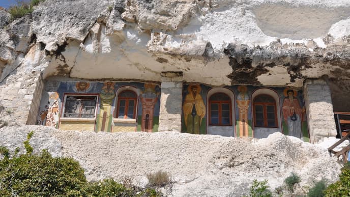 Monasteries Carved in Stone: Basarabovo and Ivanovo