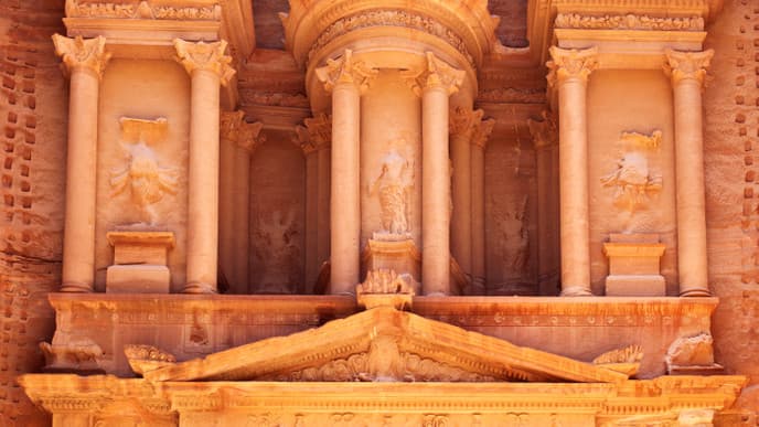 Explore the Ancient Rose-Red City of Petra