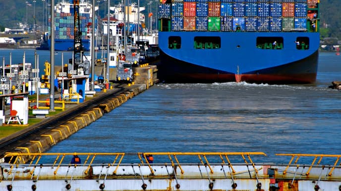 Cruise down the Panama Canal