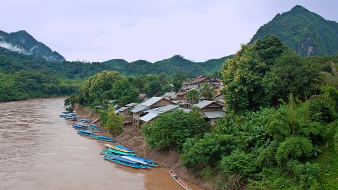 Flussfahrt auf dem malerischen Nam Ou