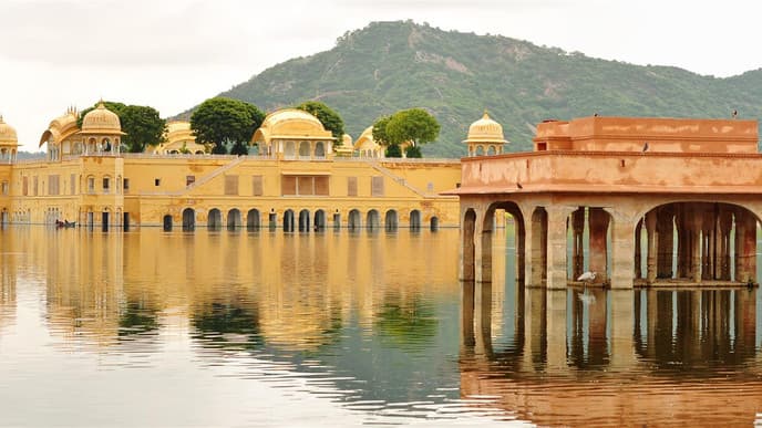 Visit Amber Fort