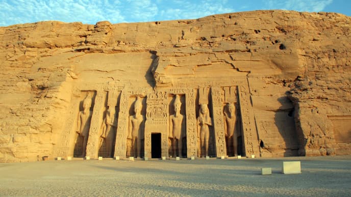 Grand temples of the Nile