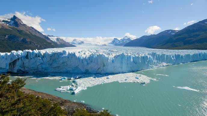 Traverse the Scenic Los Glaciares National Park