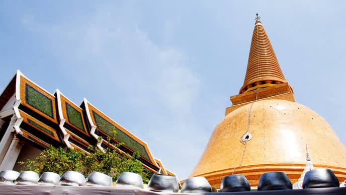 Majestätische Stupa & Paläste