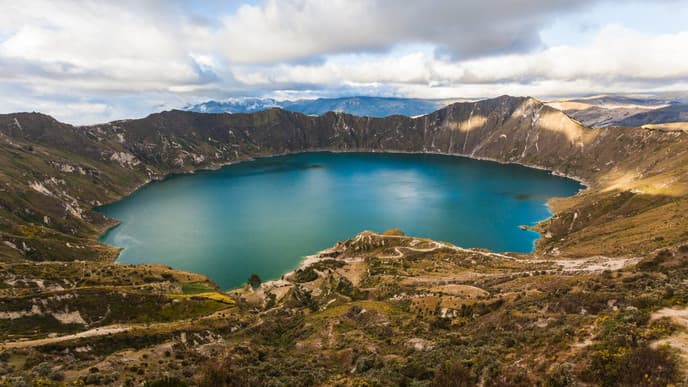 The beauty of Quilotoa Lake