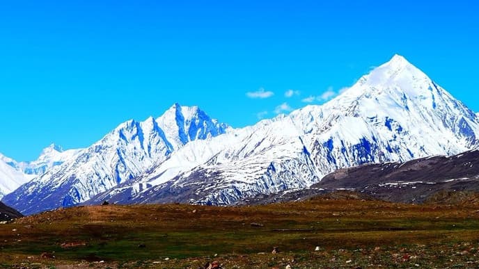 Enjoy the natural beauty of Chandratal