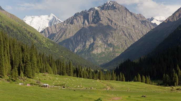 Enjoy an Adventurous Drive into the Mountains