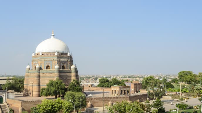 Walk through the old streets of Multan