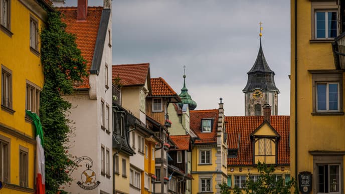 Spectacular scenery & vibrant culture