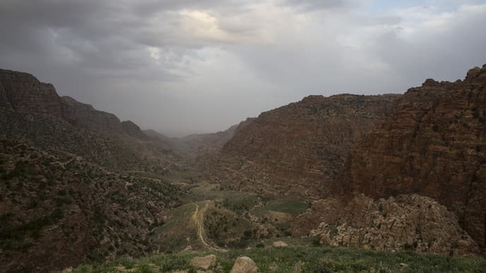 Explore Magnificent Wadi Ghuweir