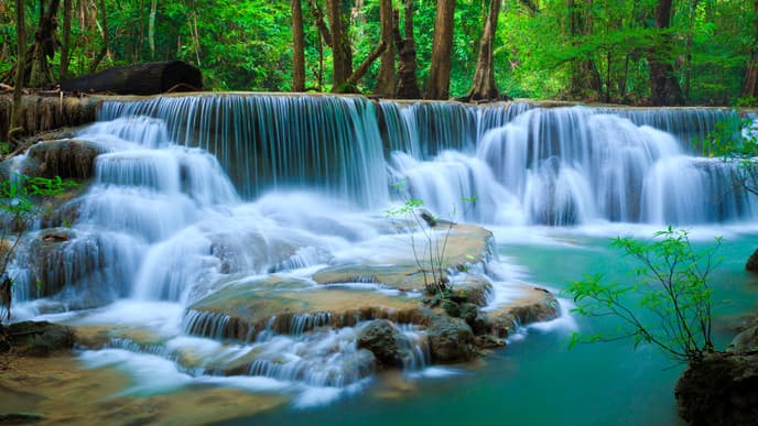 Abkühlung im Wasserfall