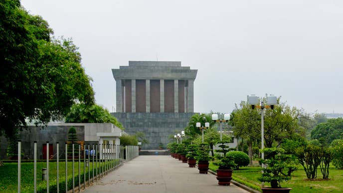 Ho Chi Minh Mausoleum & Flug nach Da Nang