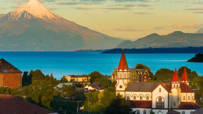 Flug nach Puerto Montt, die Hauptstadt des Seengebiets