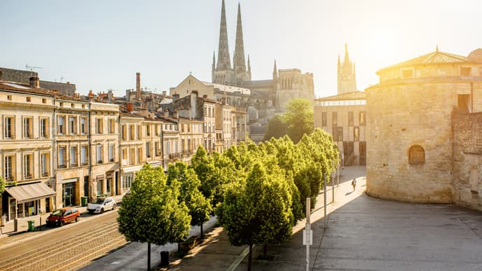 Wine & classic sightseeing in Bordeaux