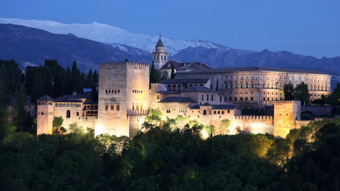 Sightseeing in Granada and Tapas night