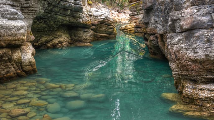 Explore the Tranquility of Jasper National Park