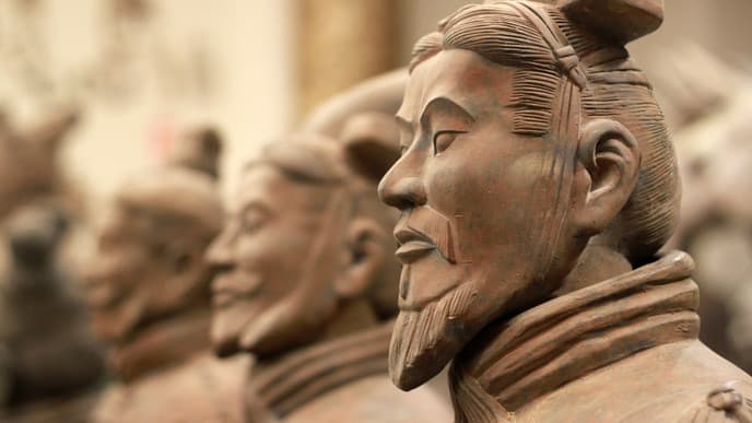 Admire the Qin Terracotta Army in Xi'an